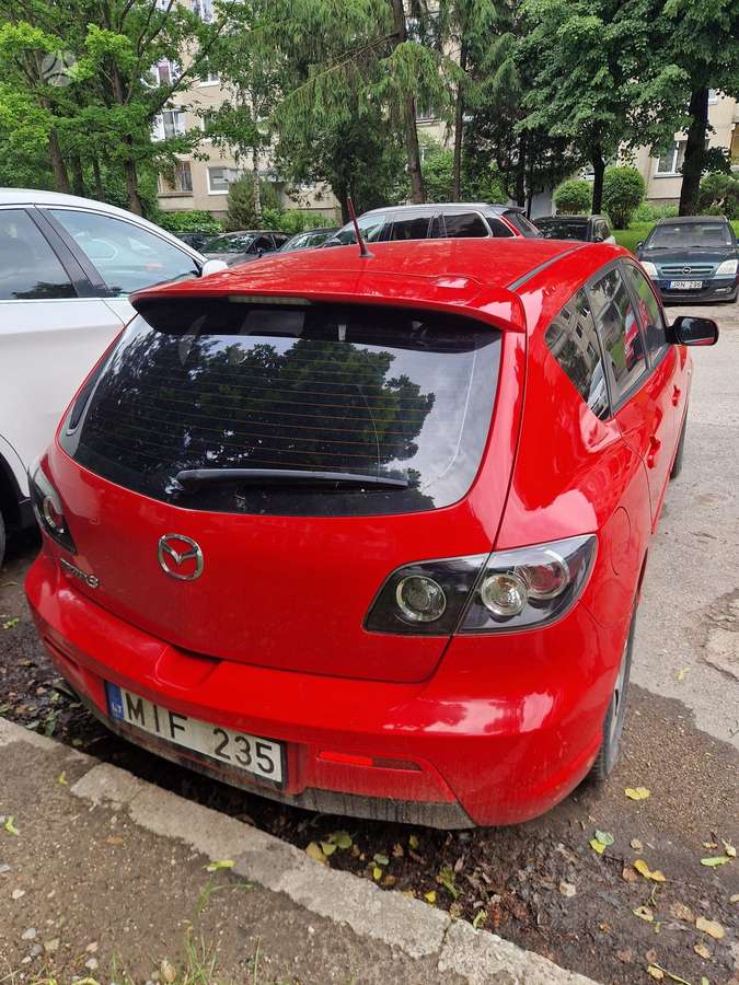 Mazda 3, 2.0 l., Хэтчбек