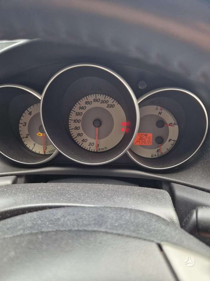 Mazda 3, 2.0 l., Хэтчбек