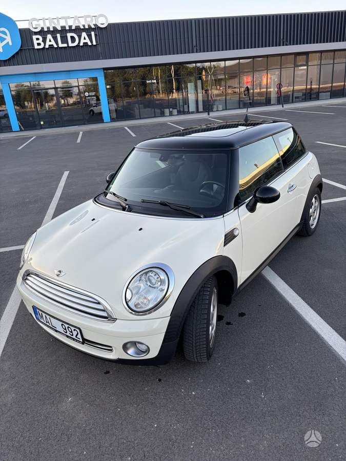 Mini Cooper, 1.6 l., hatchback