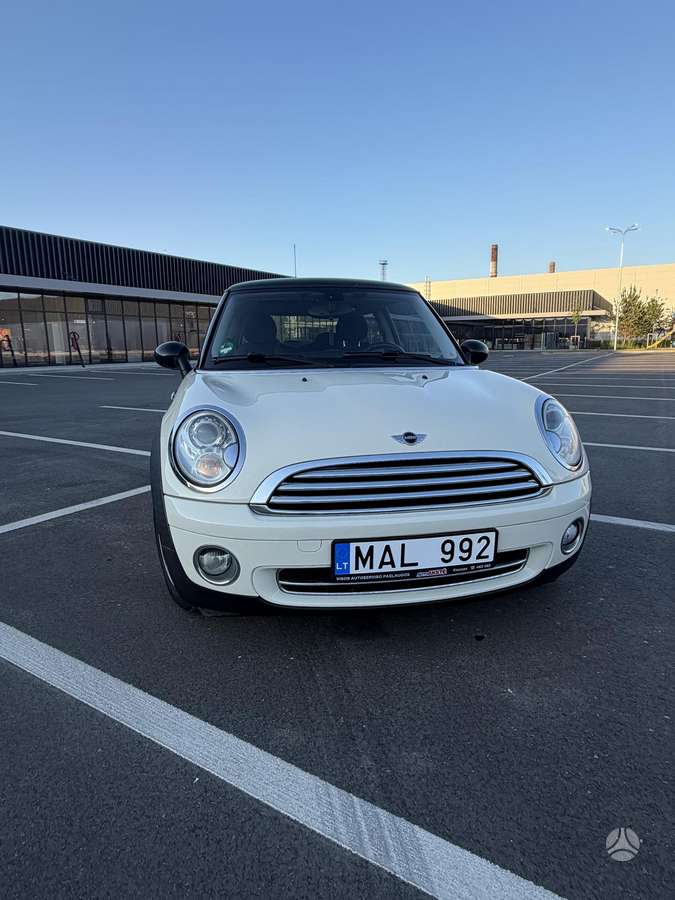Mini Cooper, 1.6 l., hatchback