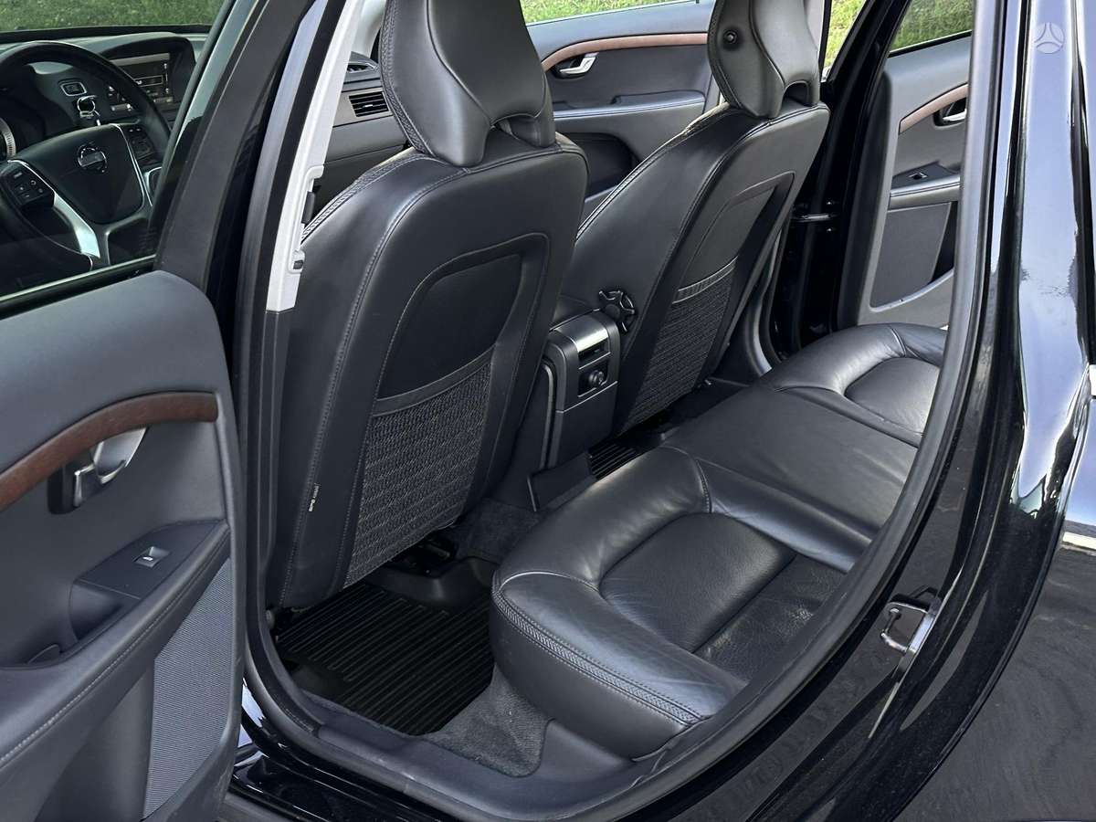 Volvo XC70, 2.4 l., wagon