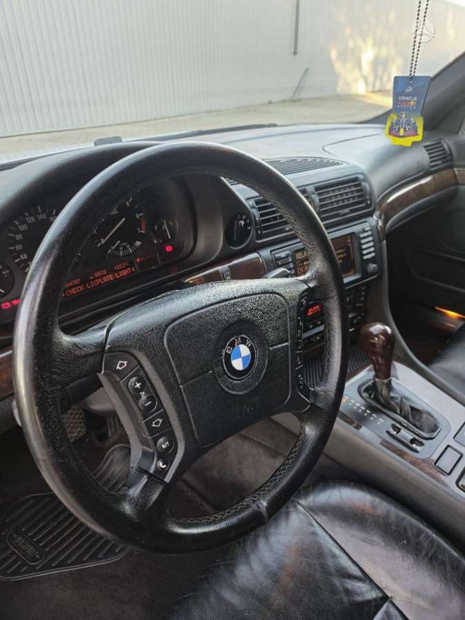 BMW 740, 4.0 l., Седан