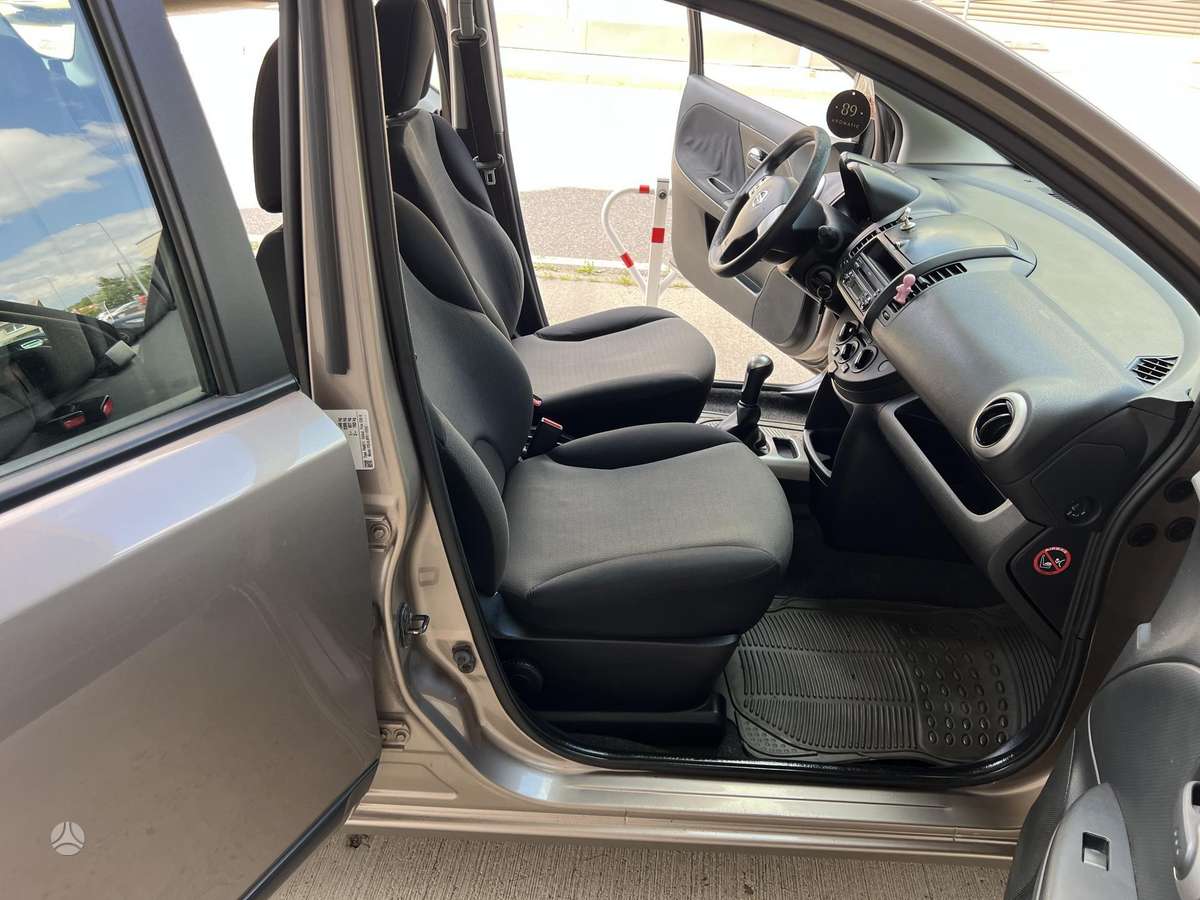 Nissan Note, 1.4 l., hatchback