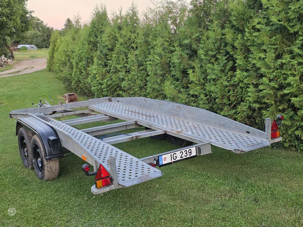 Tauras, auto transporter