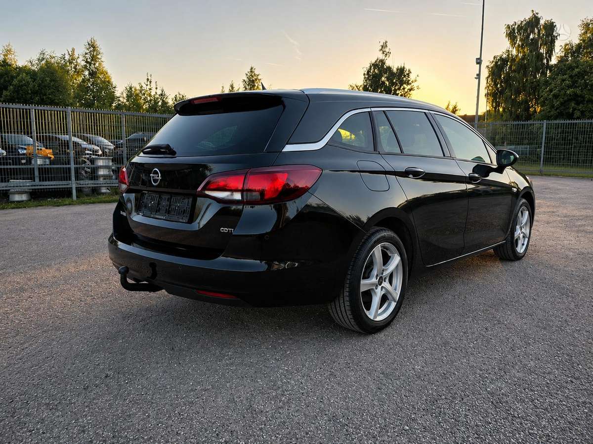 Opel Astra, 1.6 l., Седан