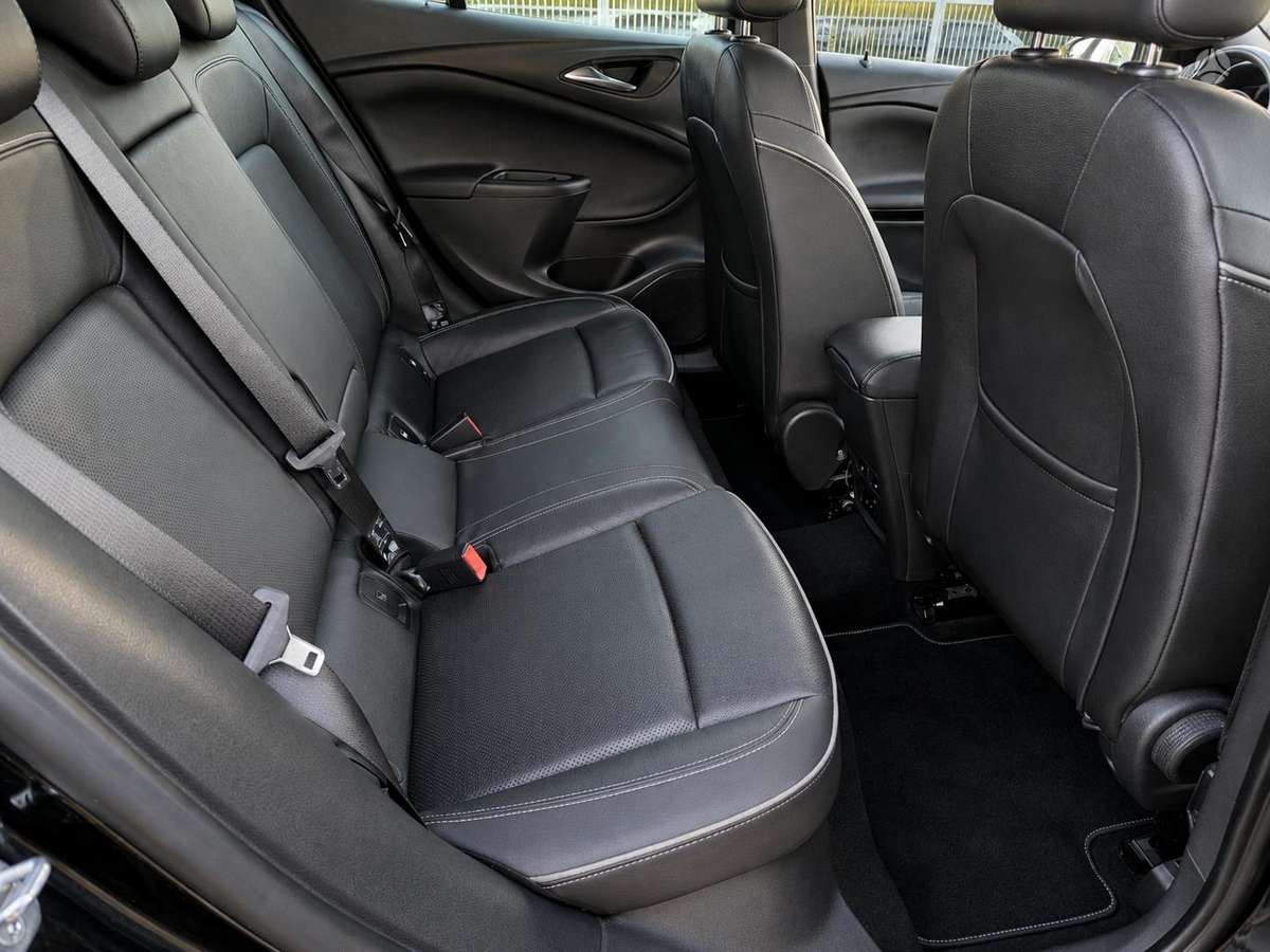 Opel Astra, 1.6 l., Седан