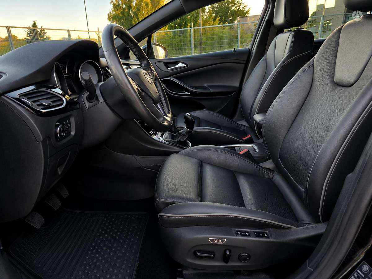 Opel Astra, 1.6 l., Седан