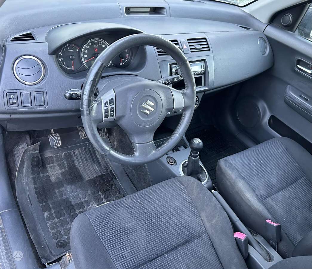 Suzuki Swift, 1.3 l., hatchback