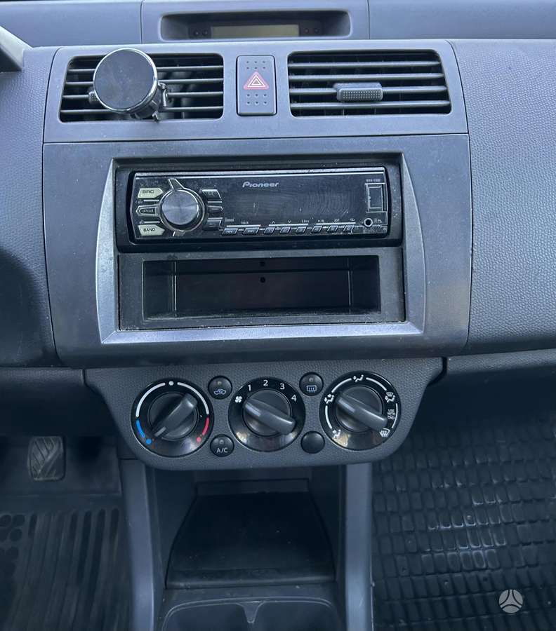 Suzuki Swift, 1.3 l., hatchback
