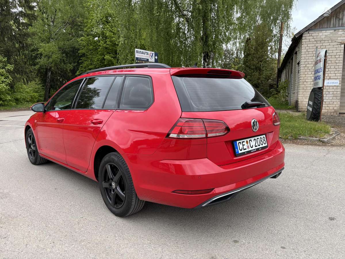 Volkswagen Golf - 6
