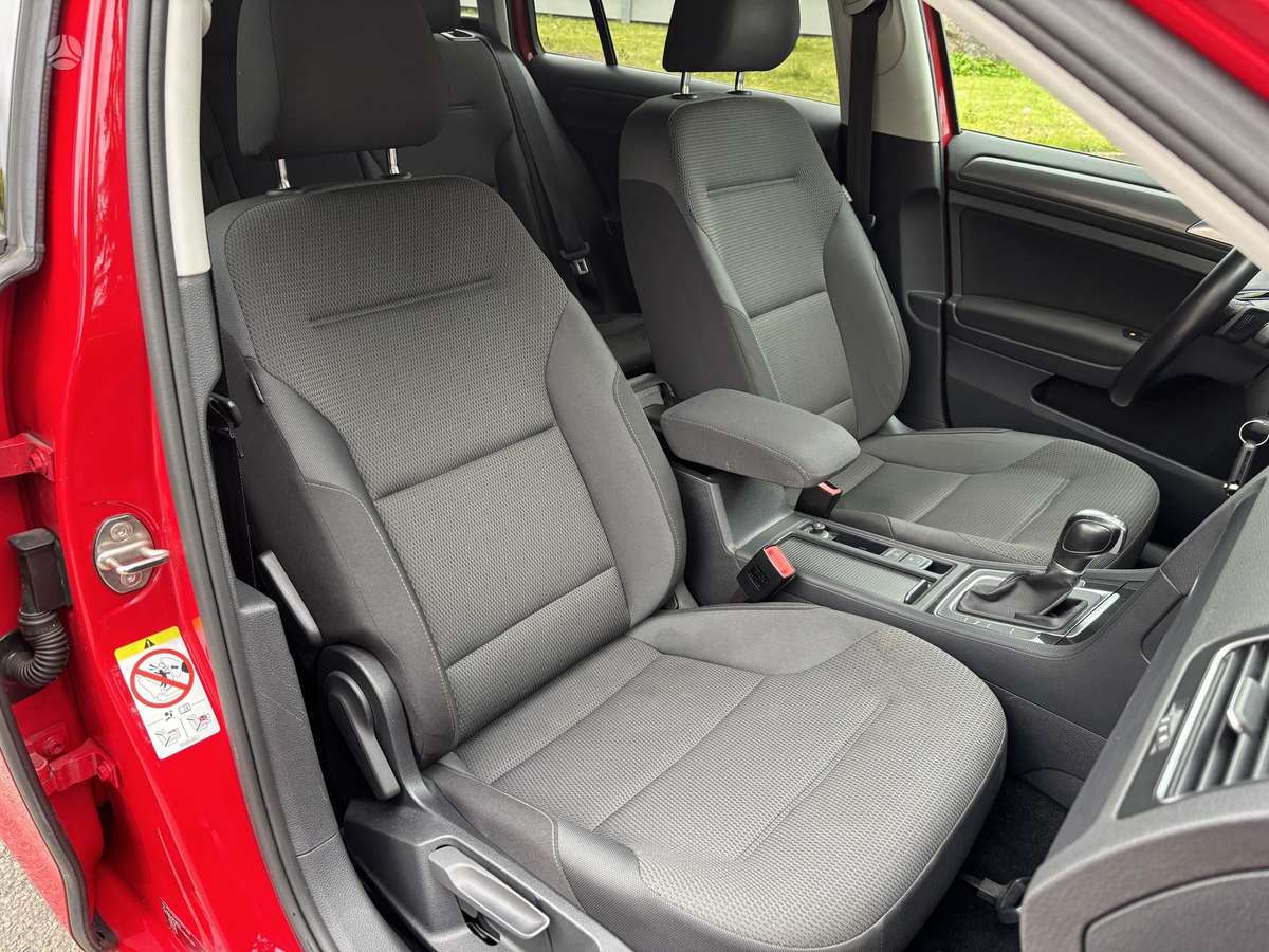 Volkswagen Golf - 11