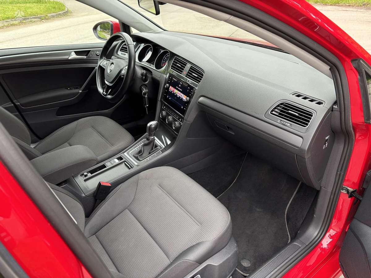 Volkswagen Golf - 12