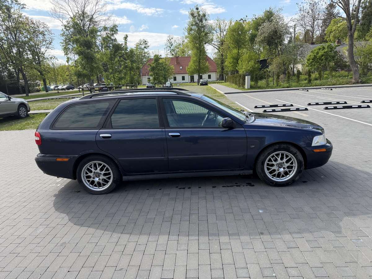 Volvo V40, 2.0 l., wagon