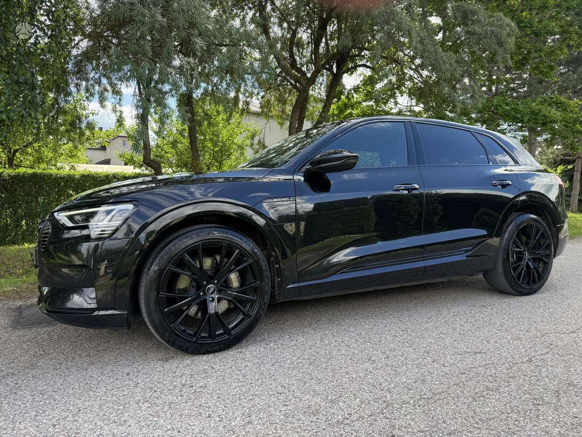 Audi e-tron, 95 kWh, off-road / crossover