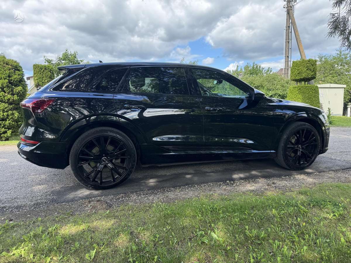 Audi e-tron, 95 kWh, off-road / crossover