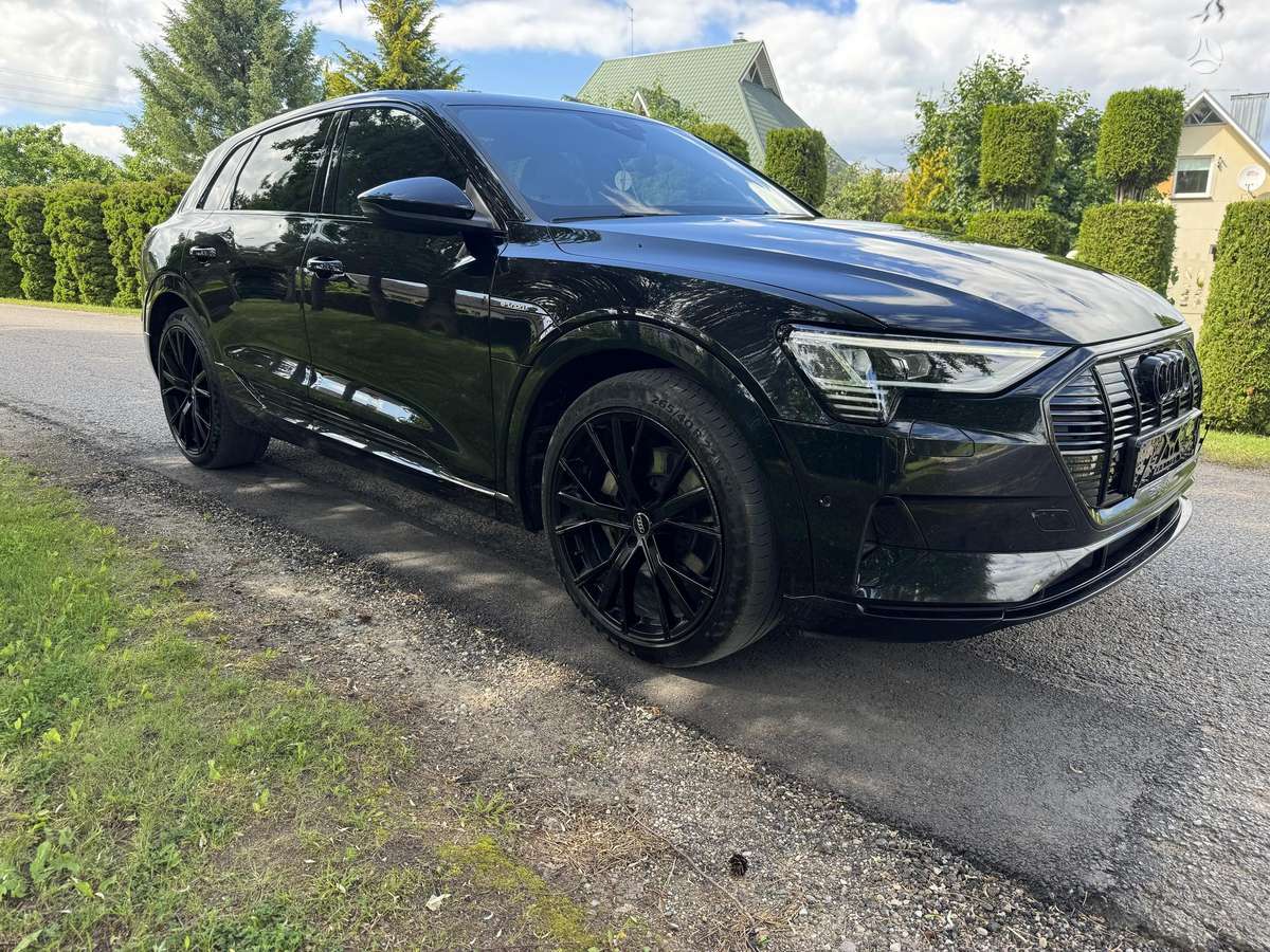 Audi e-tron, 95 kWh, off-road / crossover