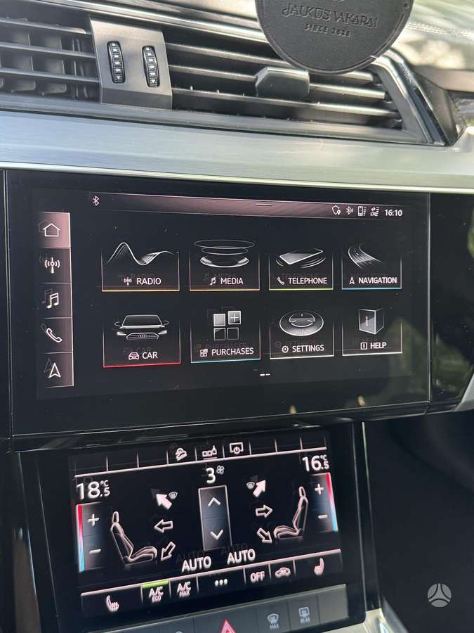 Audi e-tron, 95 kWh, off-road / crossover