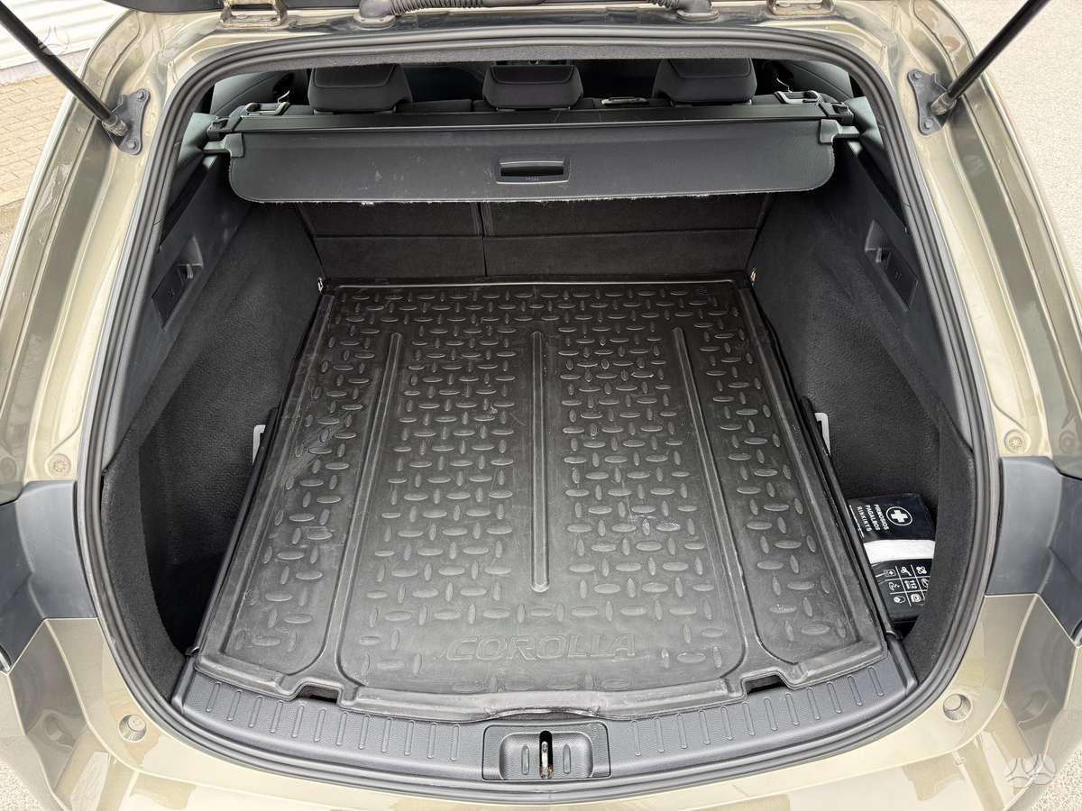 Toyota Corolla, 1.2 l., Универсал