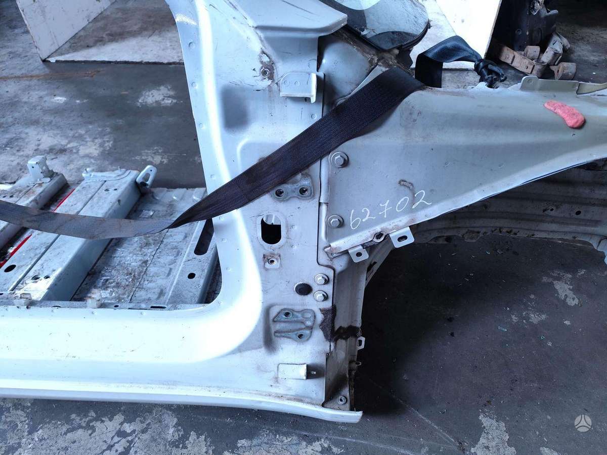 Tesla Model 3 крышка багажника/капот