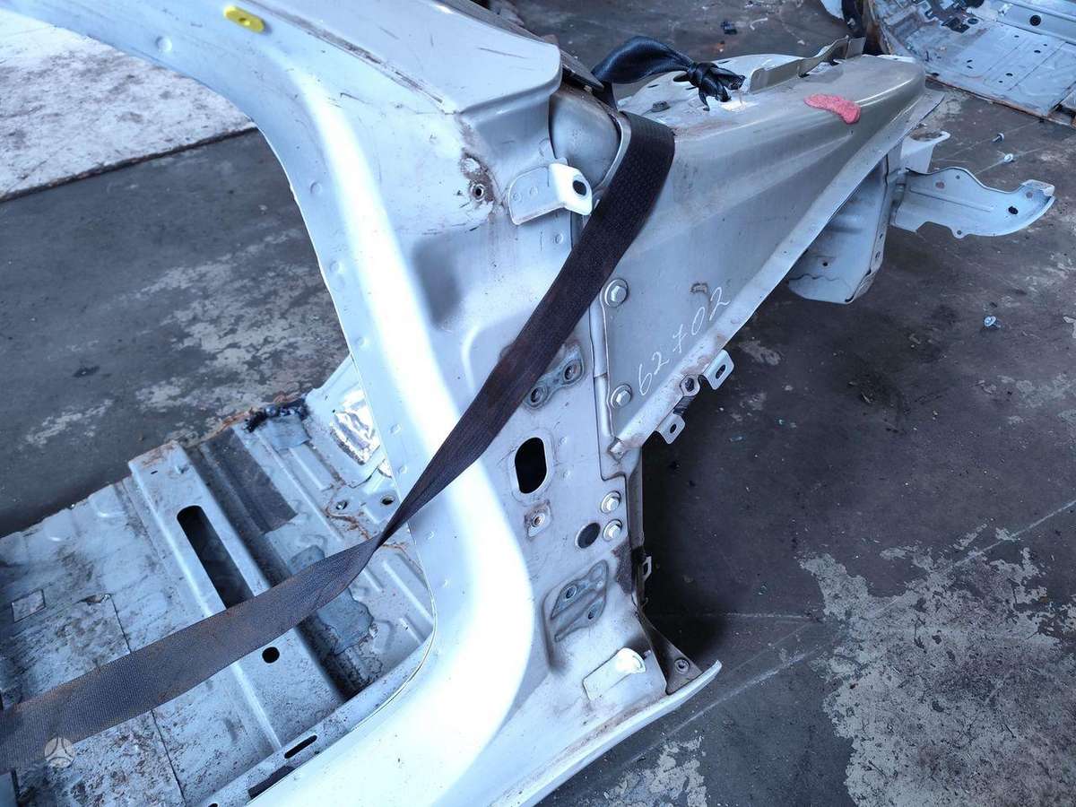 Tesla Model 3 крышка багажника/капот