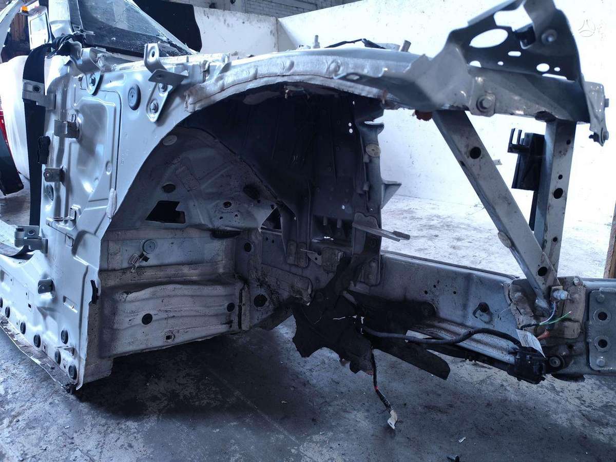BMW i4 dangtis (priekinis, galinis)
