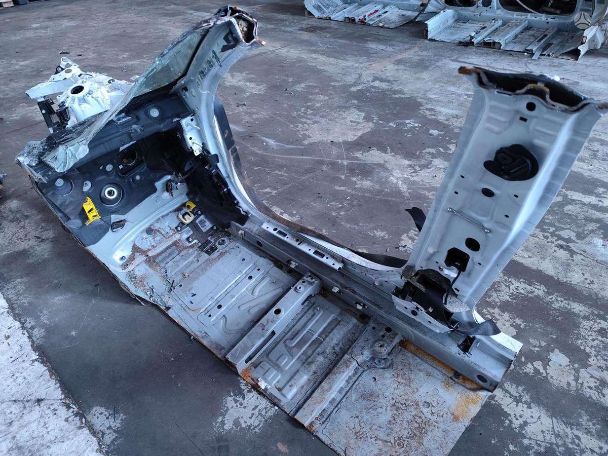 BMW i4 dangtis (priekinis, galinis)