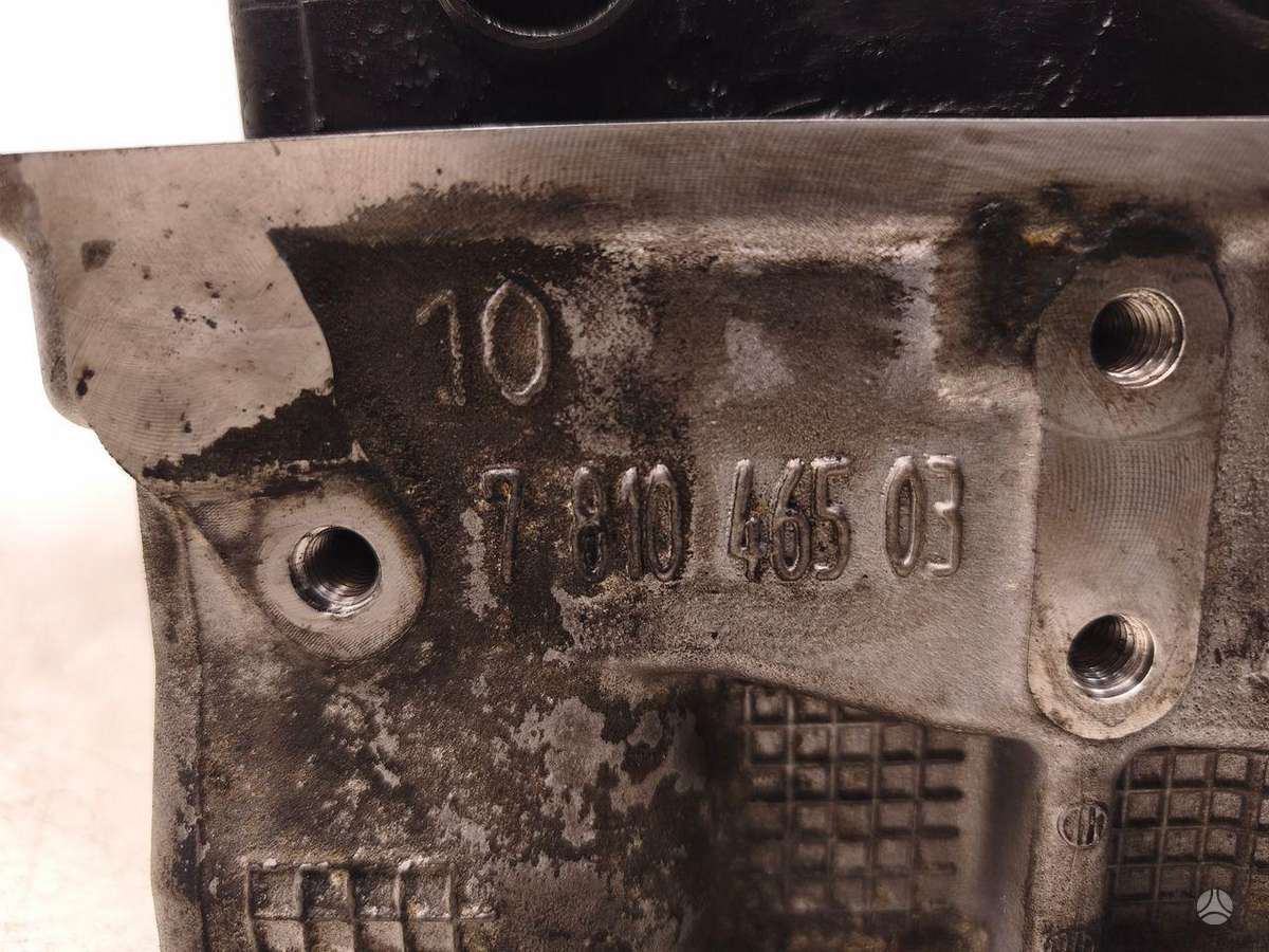 BMW 320, 7810465, cylinder head
