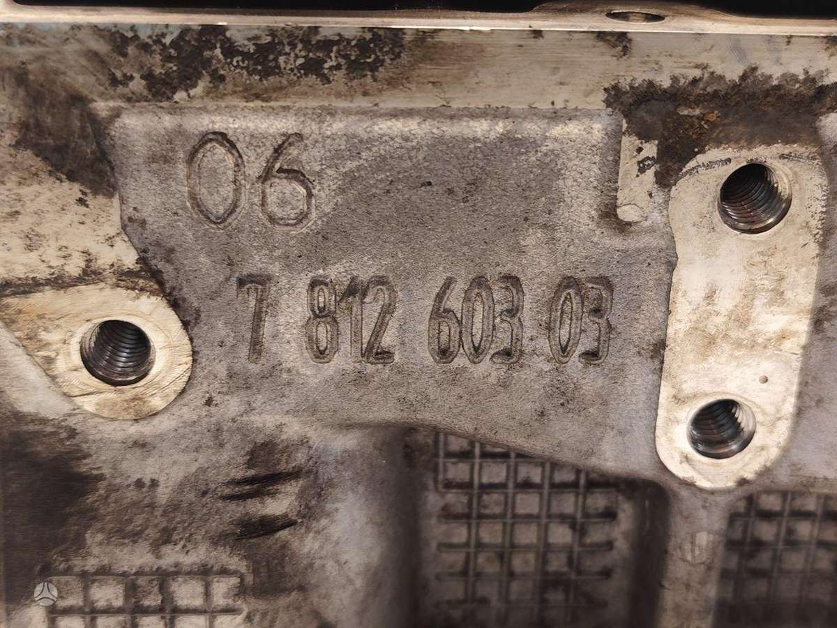 BMW 116, 7812603, cylinder head