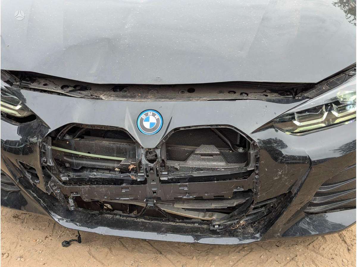 BMW i4 engine
