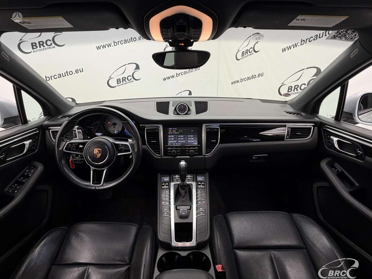 Porsche Macan, 3.0 l., off-road / crossover