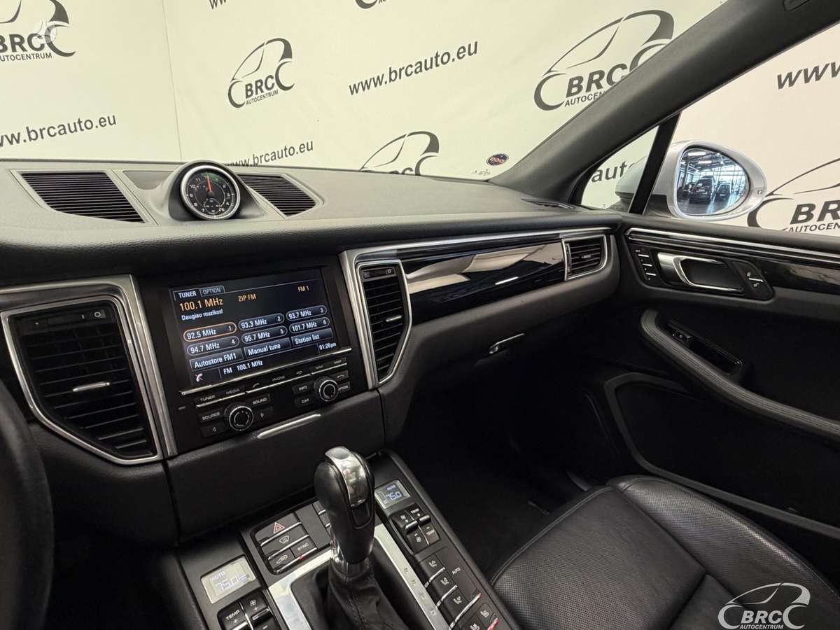 Porsche Macan, 3.0 l., off-road / crossover