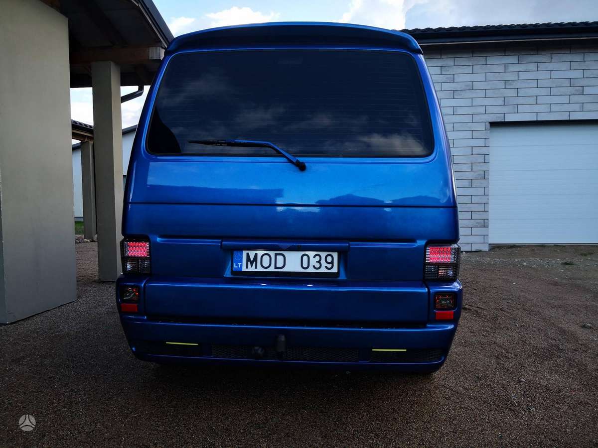 Volkswagen Caravelle - 5