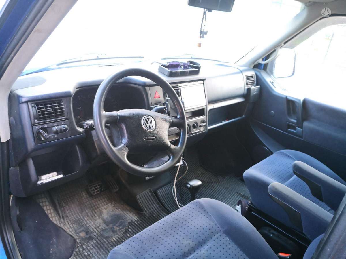 Volkswagen Caravelle - 7