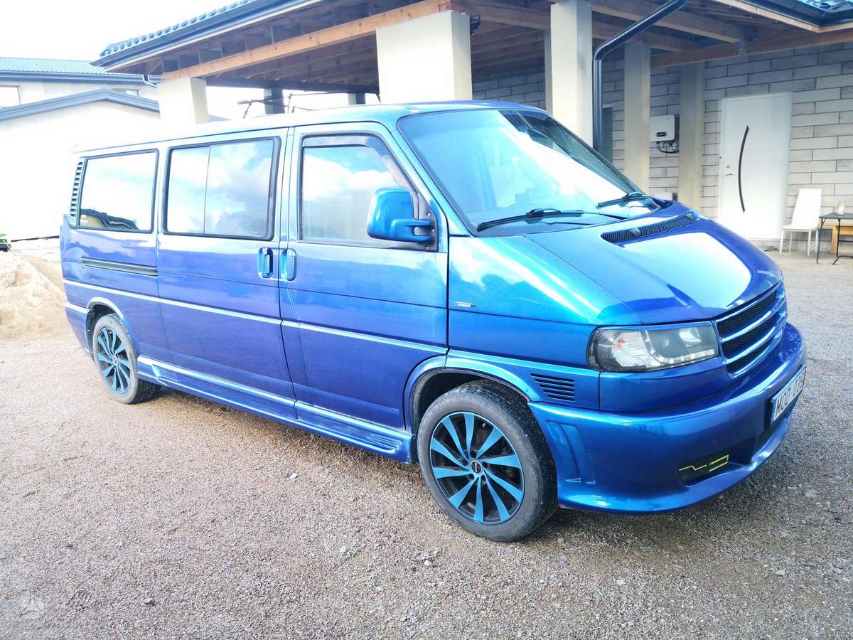 Volkswagen Caravelle - 1