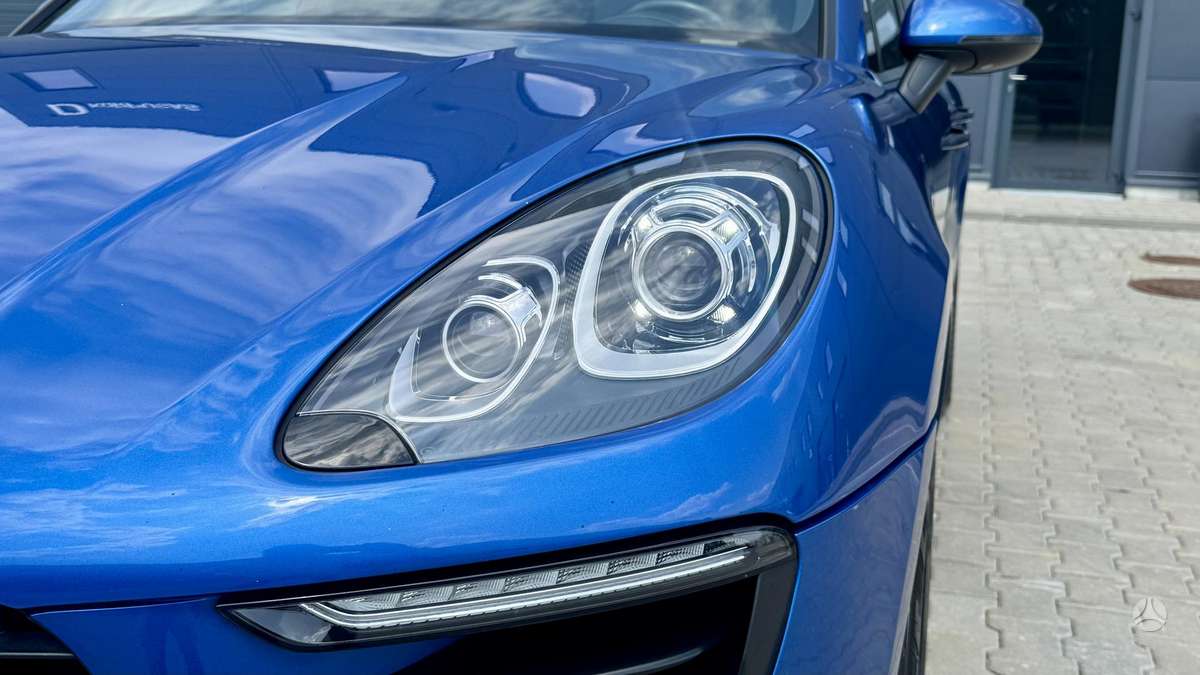 Porsche Macan, 2.0 l., off-road / crossover
