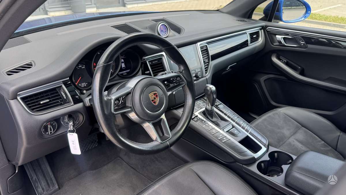 Porsche Macan, 2.0 l., off-road / crossover