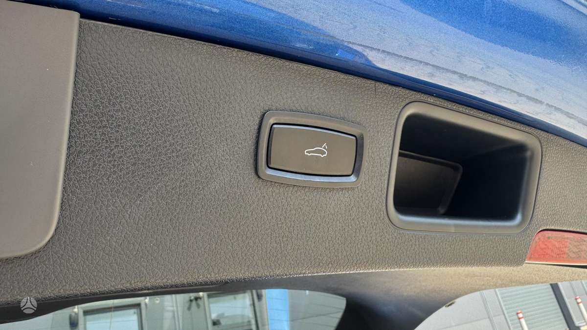 Porsche Macan, 2.0 l., off-road / crossover
