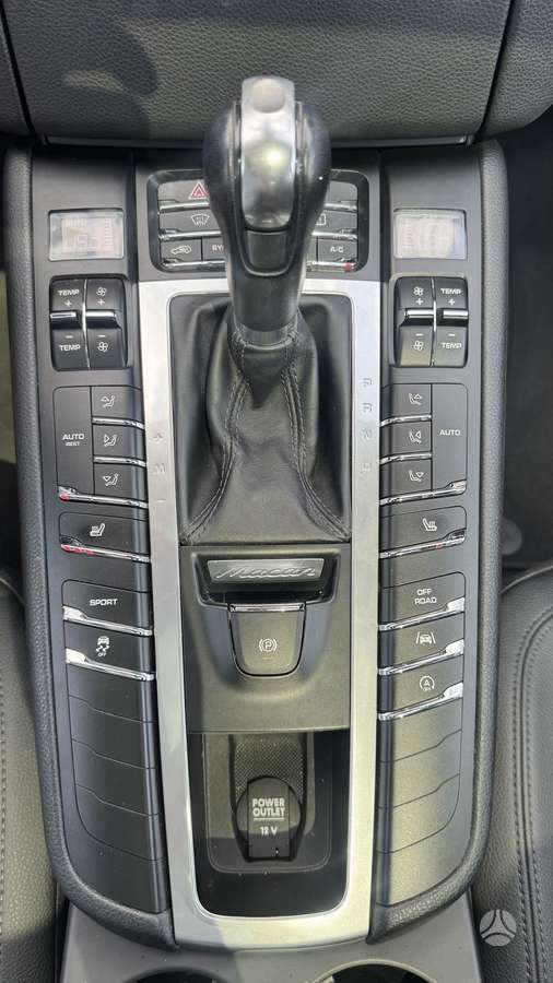 Porsche Macan, 2.0 l., Внедорожник / Кроссовер