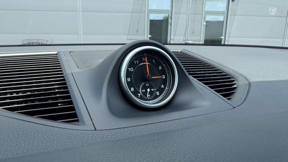 Porsche Macan, 2.0 l., off-road / crossover