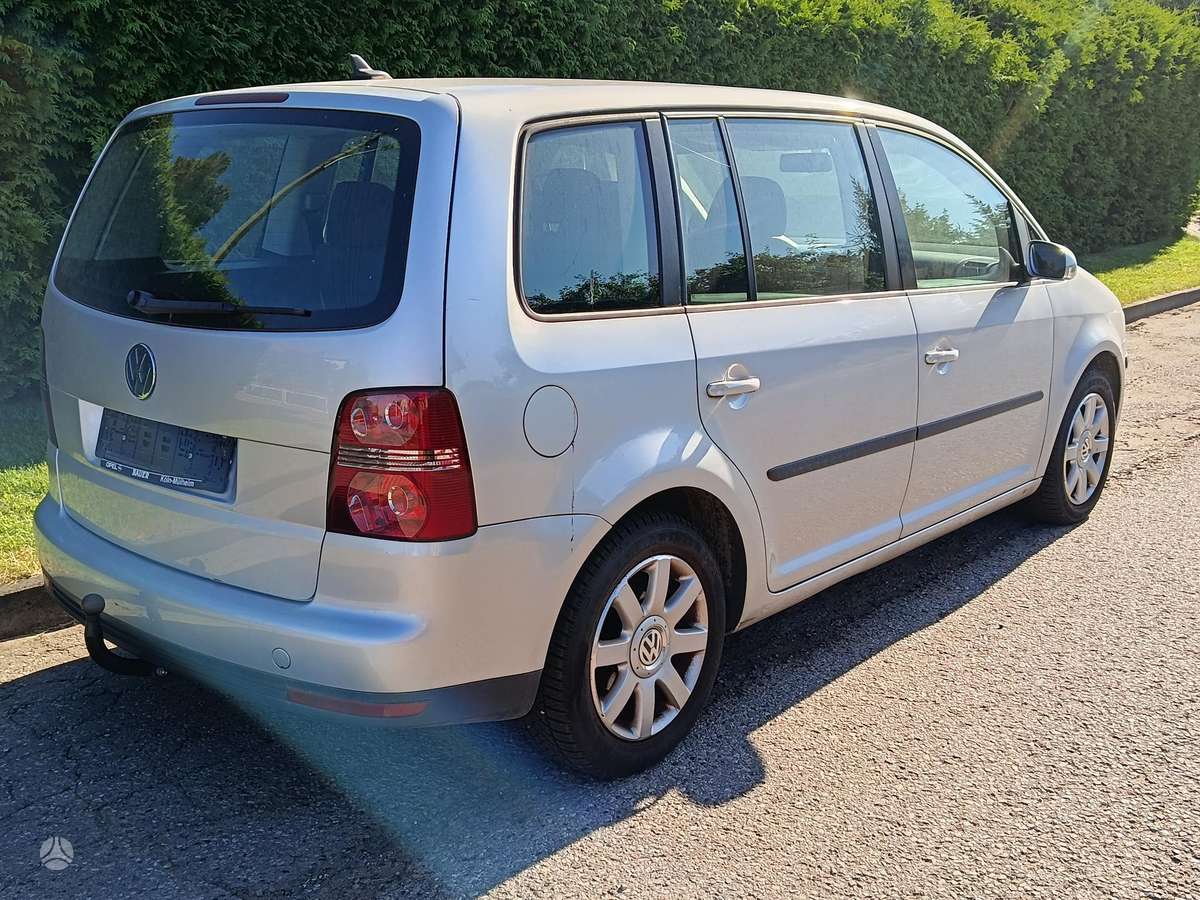 Volkswagen Touran - 2