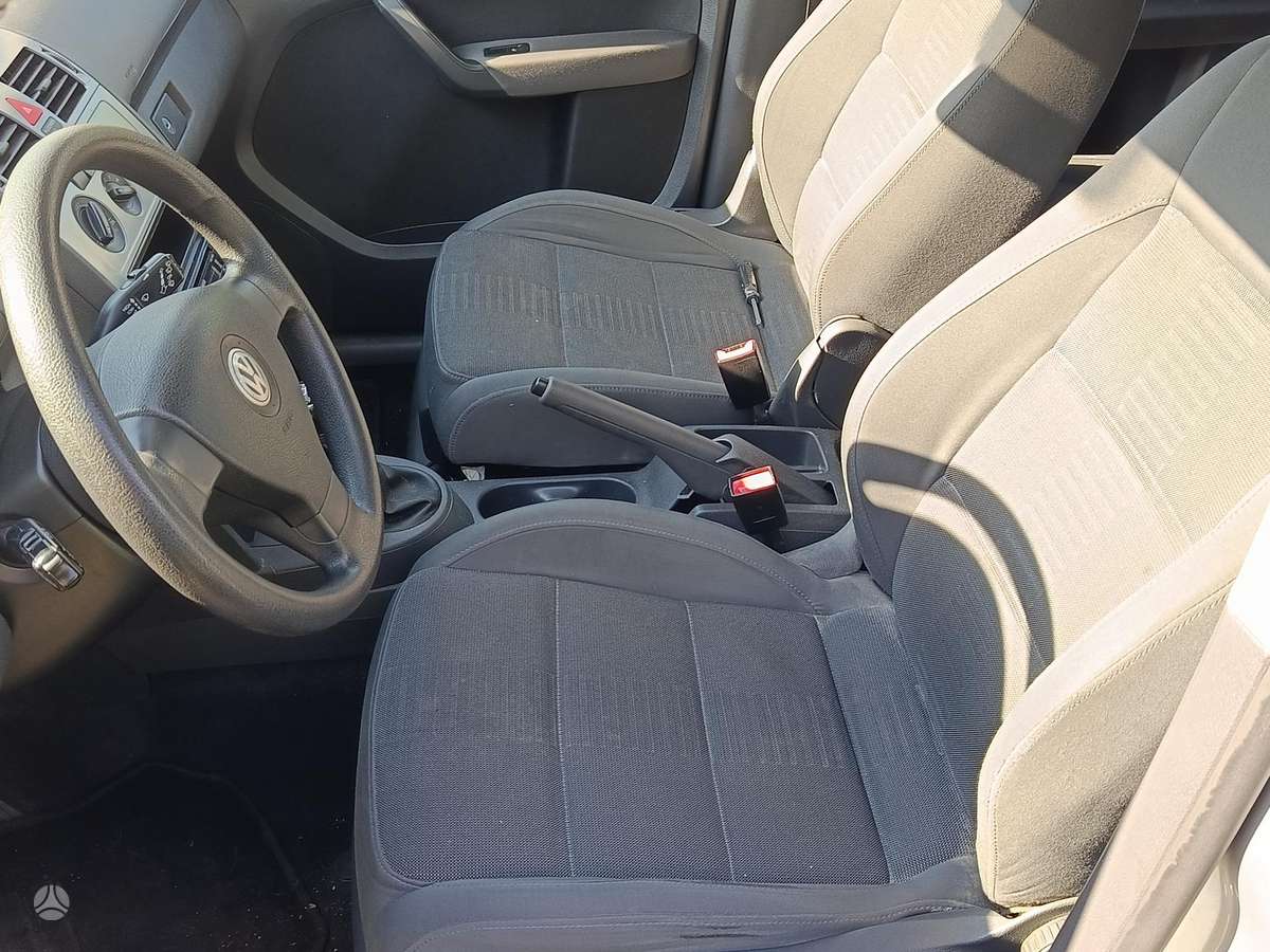 Volkswagen Touran - 4