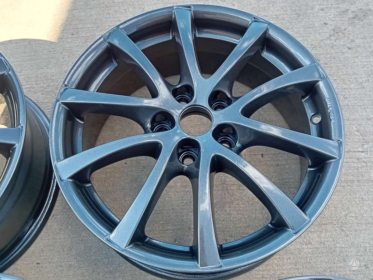 Mazda, lengvojo lydinio, R17