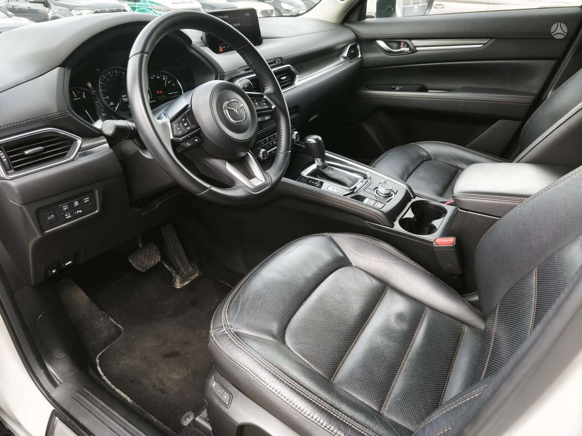 Mazda CX-5, 2.0 l., off-road / crossover