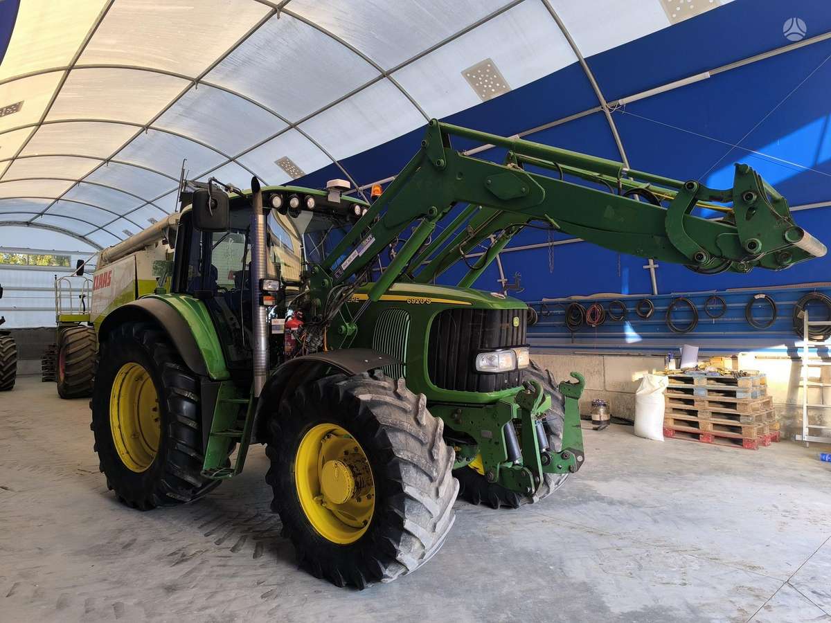 John Deere 6920S, traktoriai