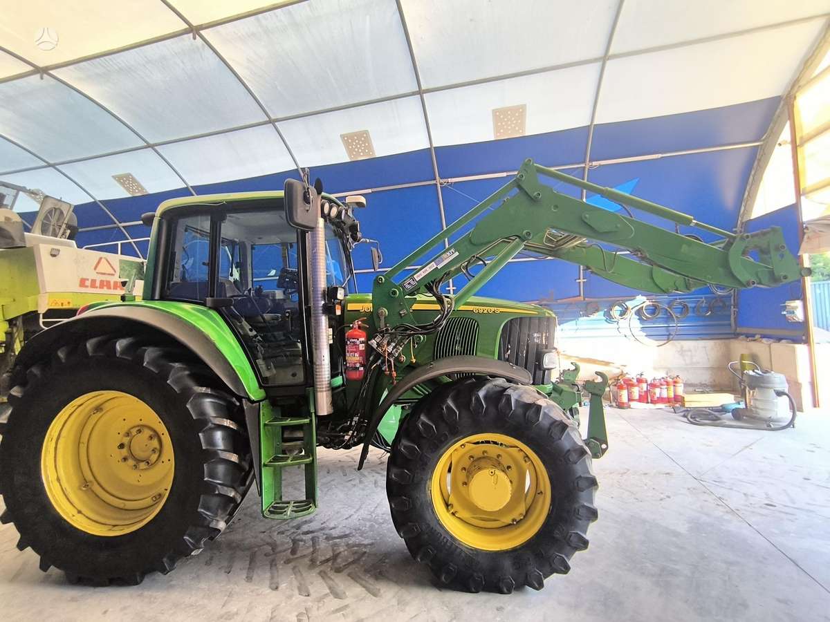 John Deere 6920S, traktoriai