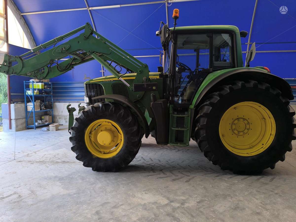John Deere 6920S, traktoriai