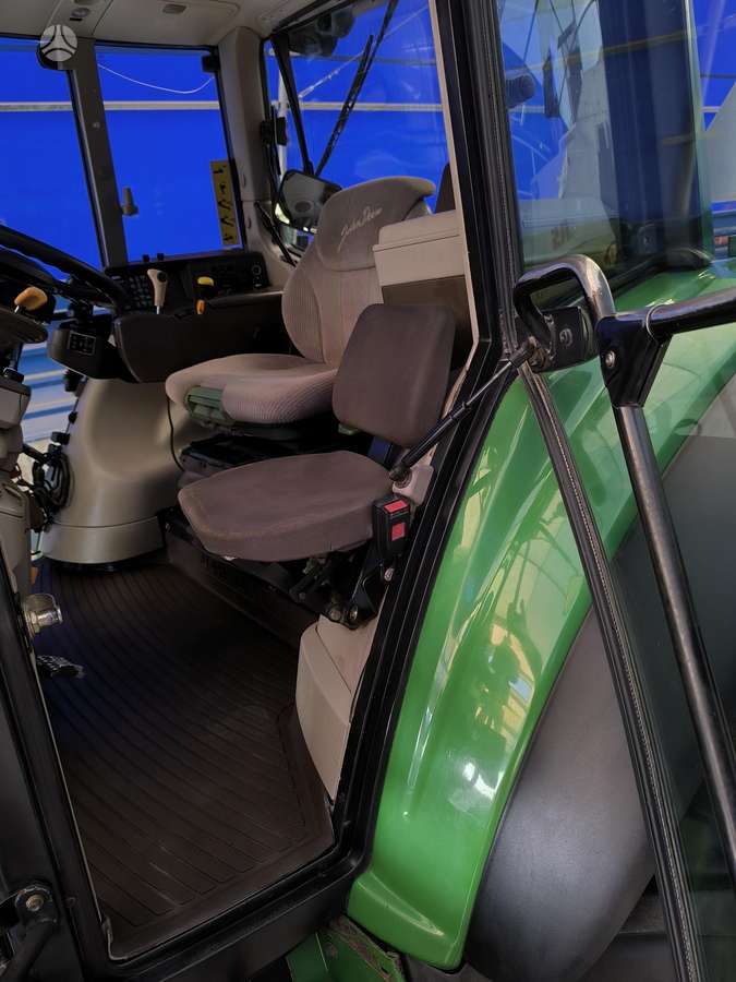 John Deere 6920S, traktoriai