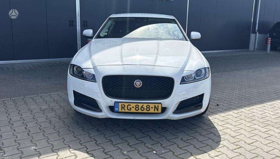 Jaguar XF, 2.0 l., Седан
