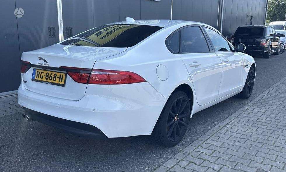 Jaguar XF, 2.0 l., Седан