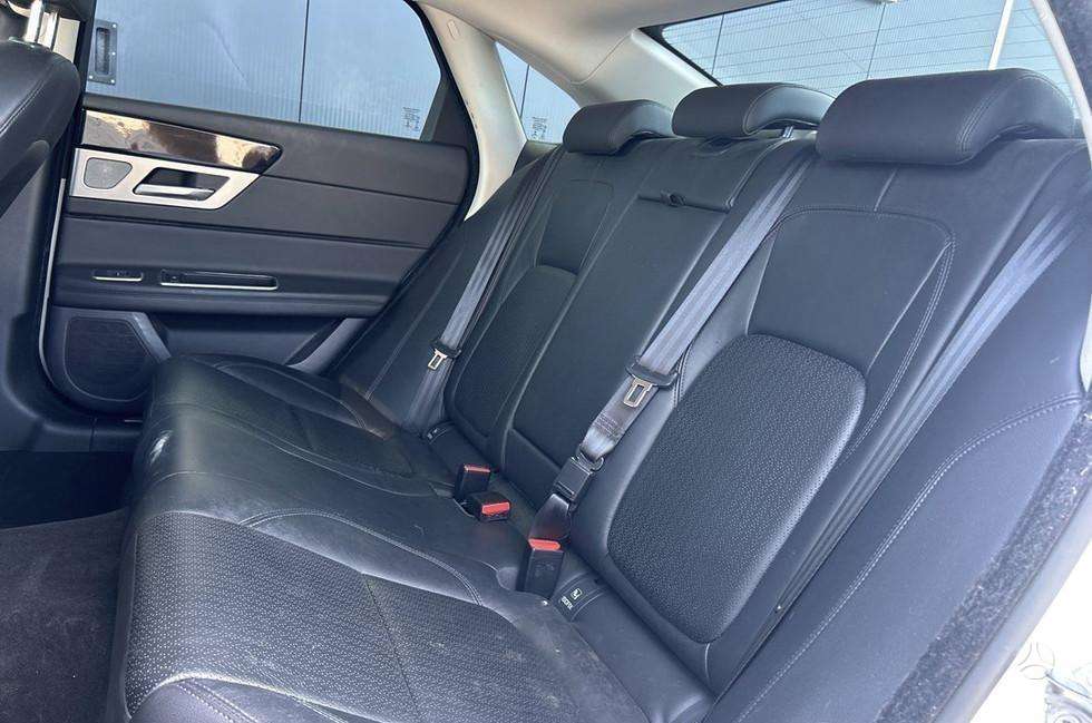Jaguar XF, 2.0 l., Седан